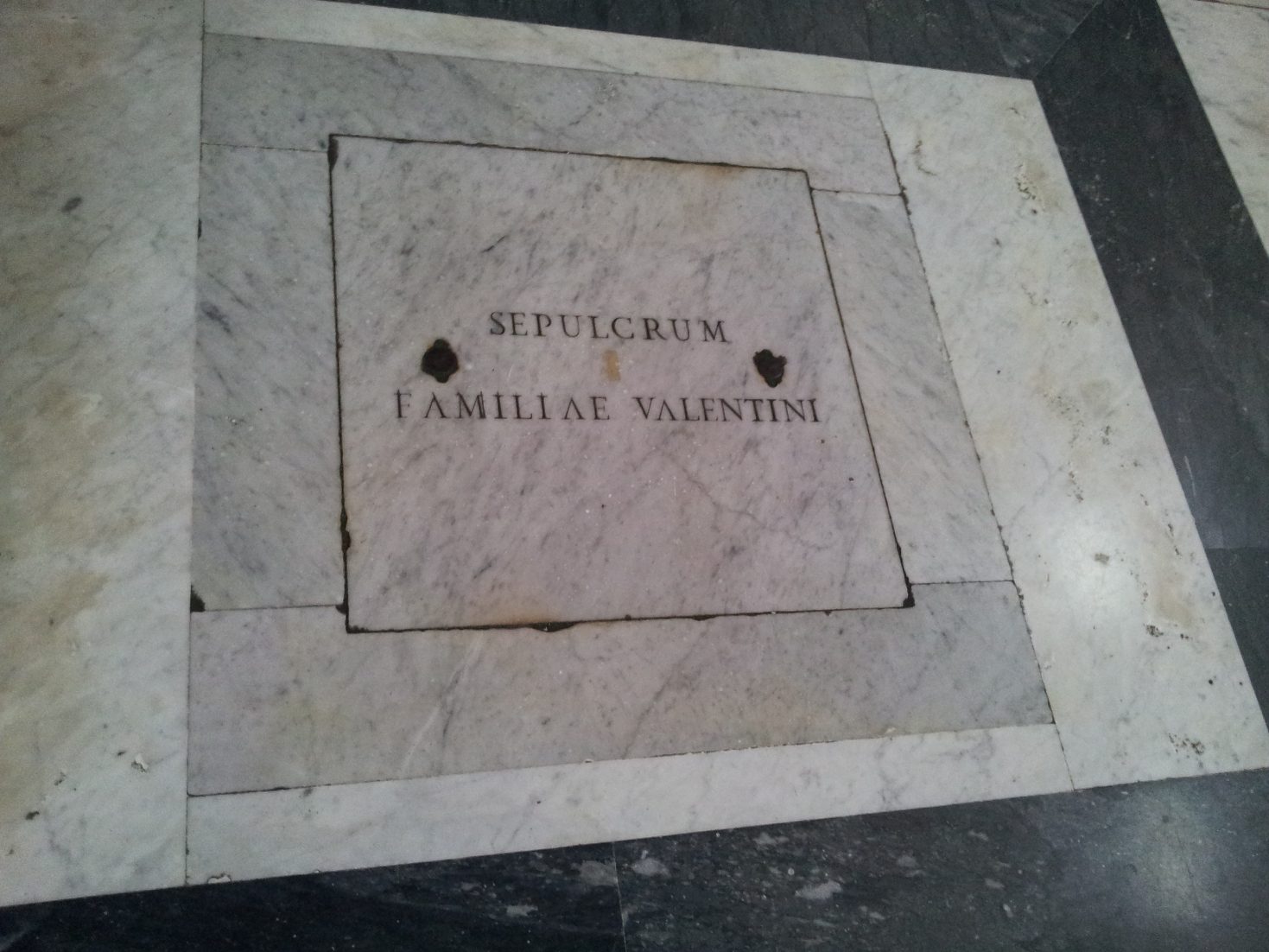 Pietro Luigi Valentini's tomb, San Giovanni Battista de' Fiorentini, Rome - 06.jpg